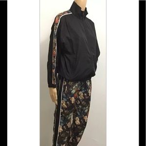 NWOT set of two pieces Molo jogger / jacket